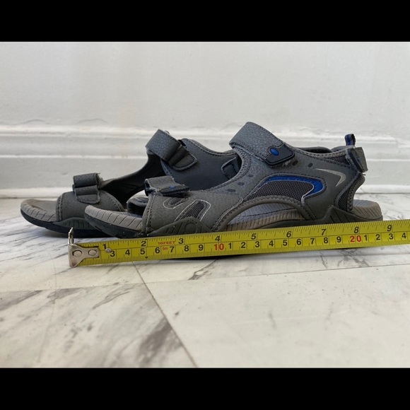 Boys Sandals size 5 - Picture 4 of 5